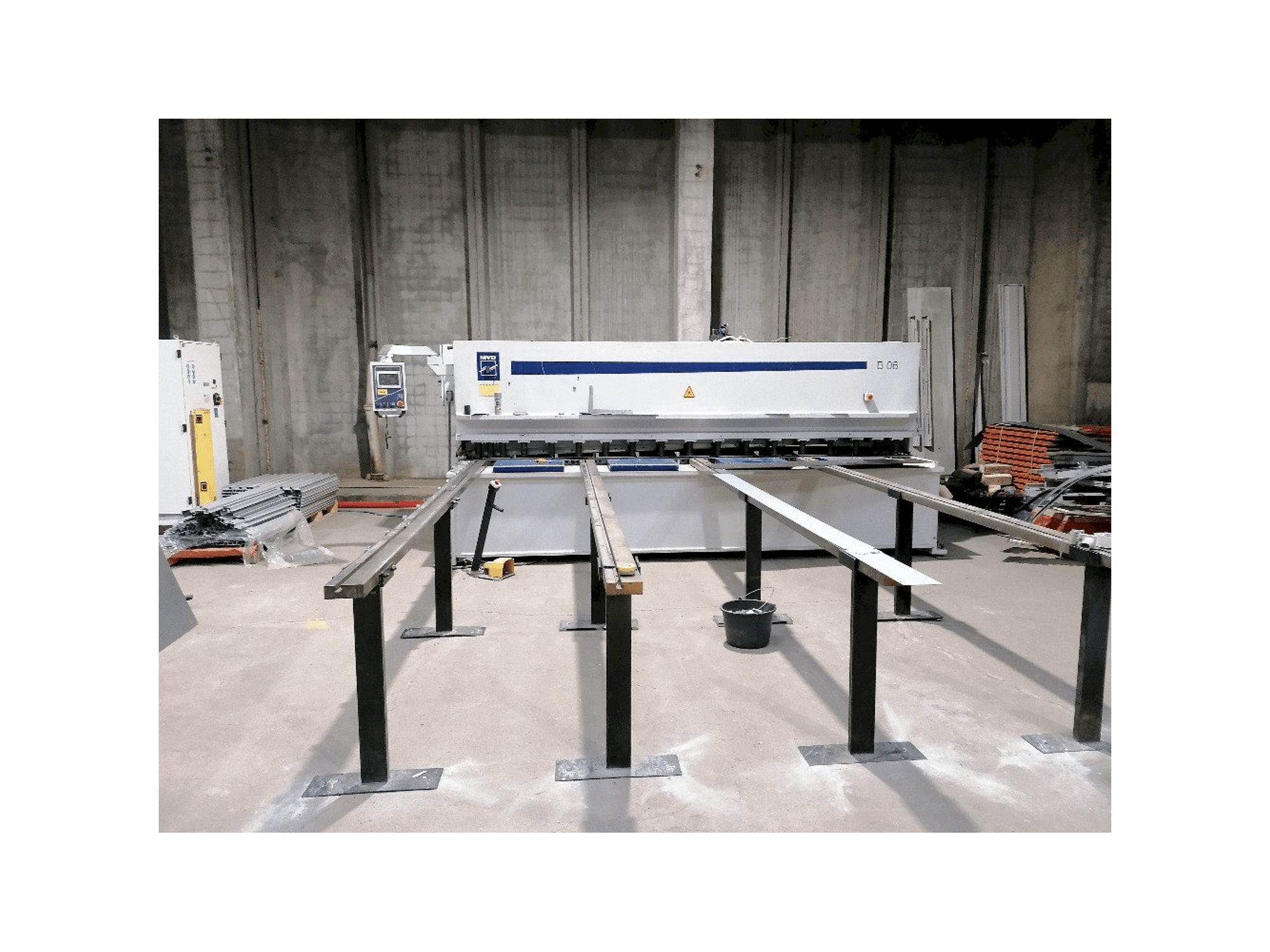 MVD B06-4000-maskinen framifrån