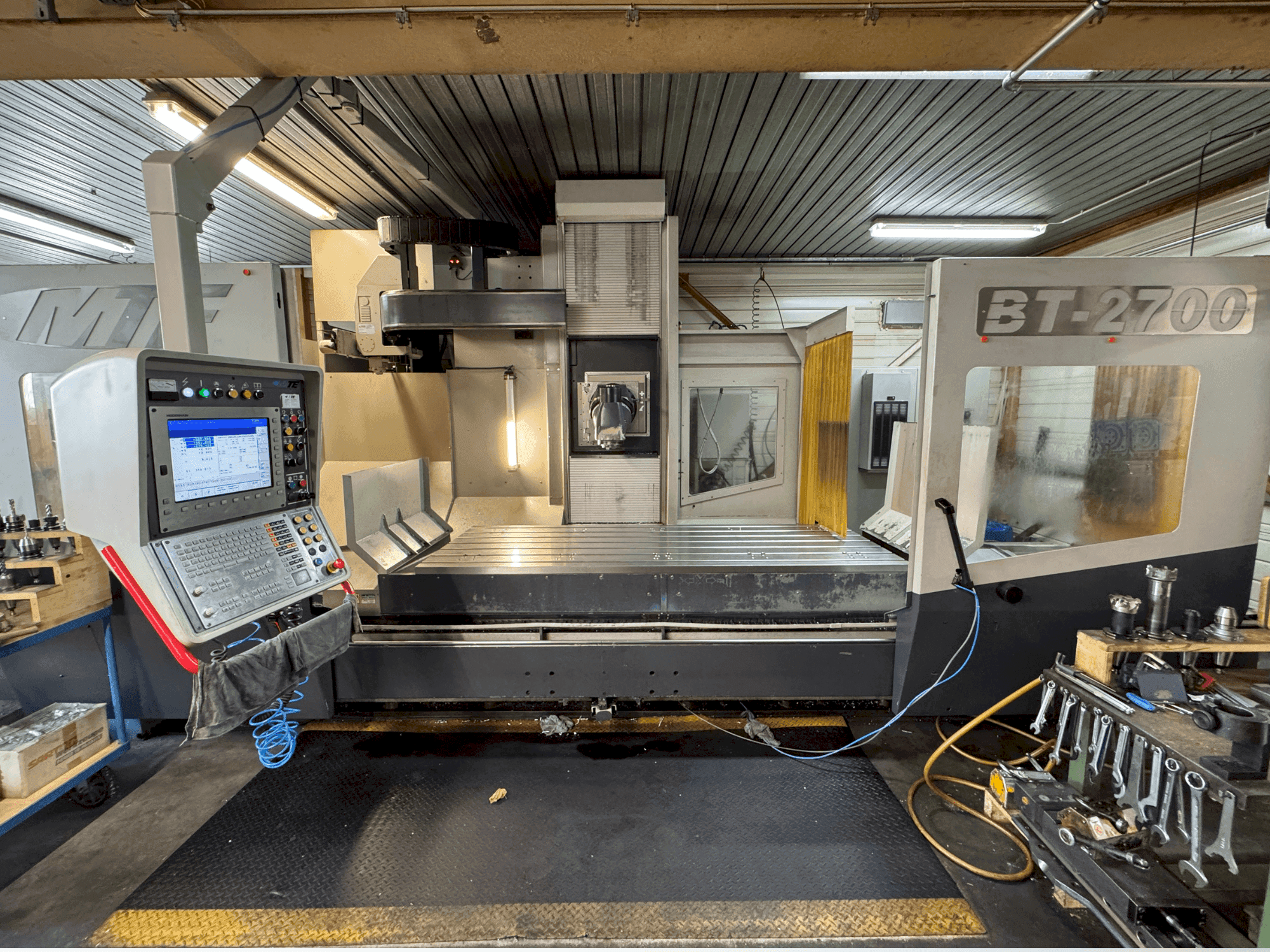 MTE BT-2700-maskinen framifrån