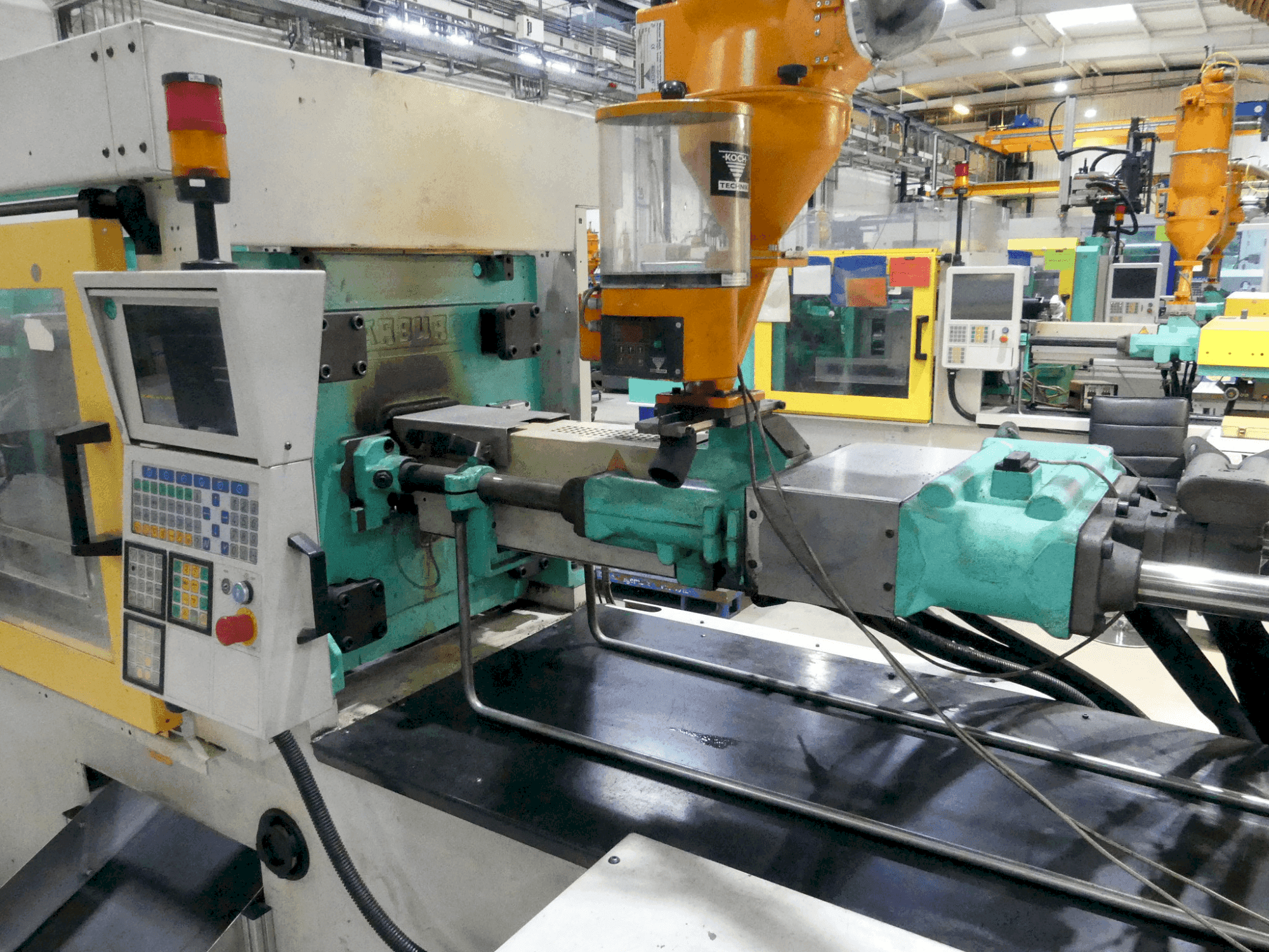 Arburg 420C-1000-250-maskinen framifrån