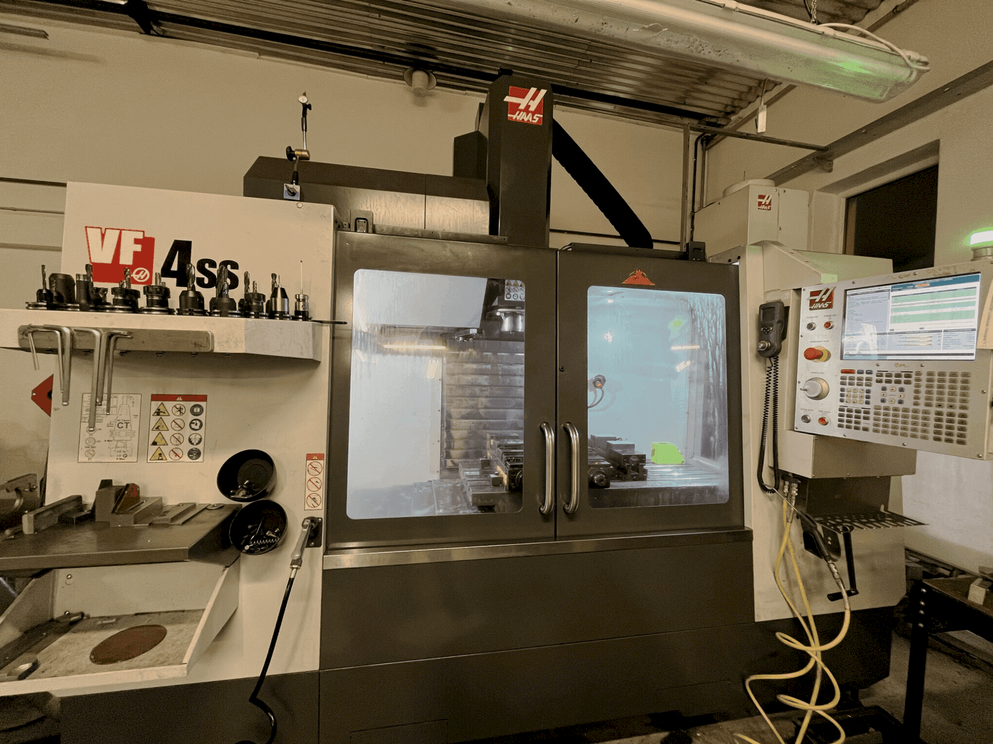 HAAS VF4-SS-maskinen framifrån